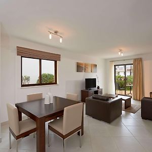 Suite à 2 Chambres à Coucher